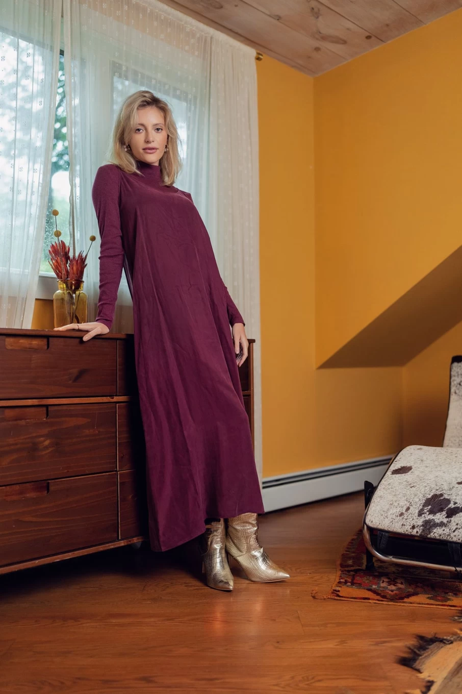 HAILEY Women's Burgundy Crew Neck Slip Dress - Elegant Sleeveless Midi Dress