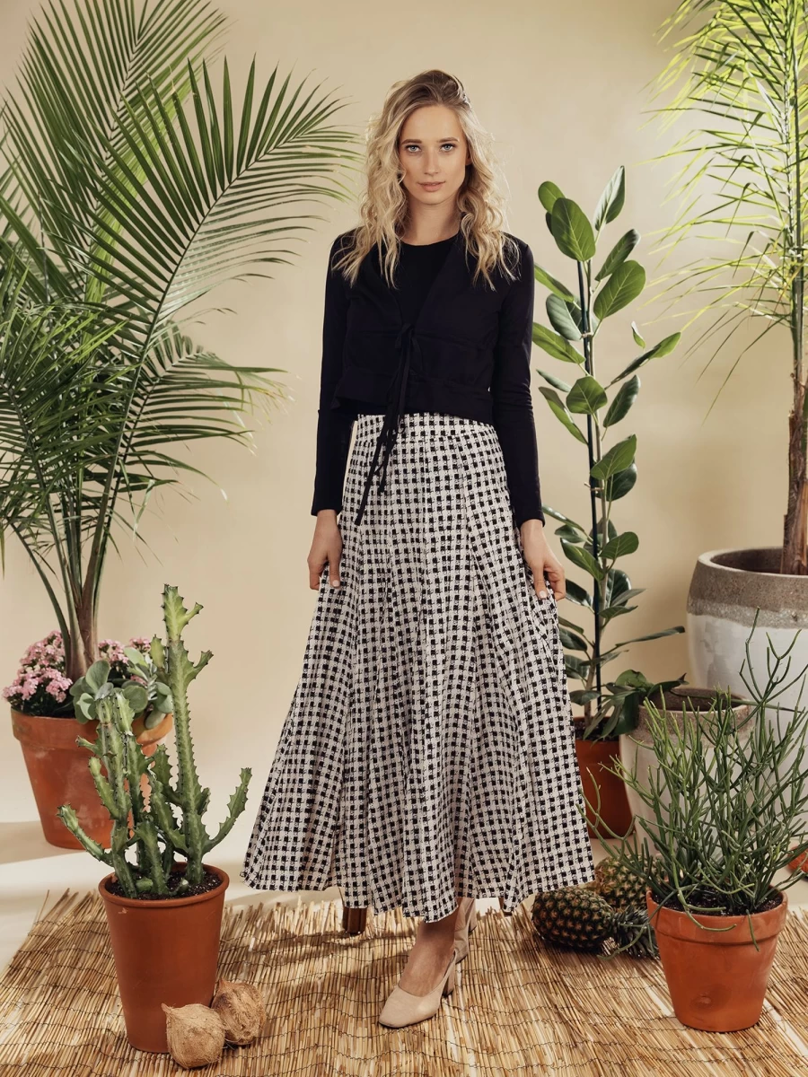 Pose Women's Black and White Checkered Pleated Skirt with Top Stitching