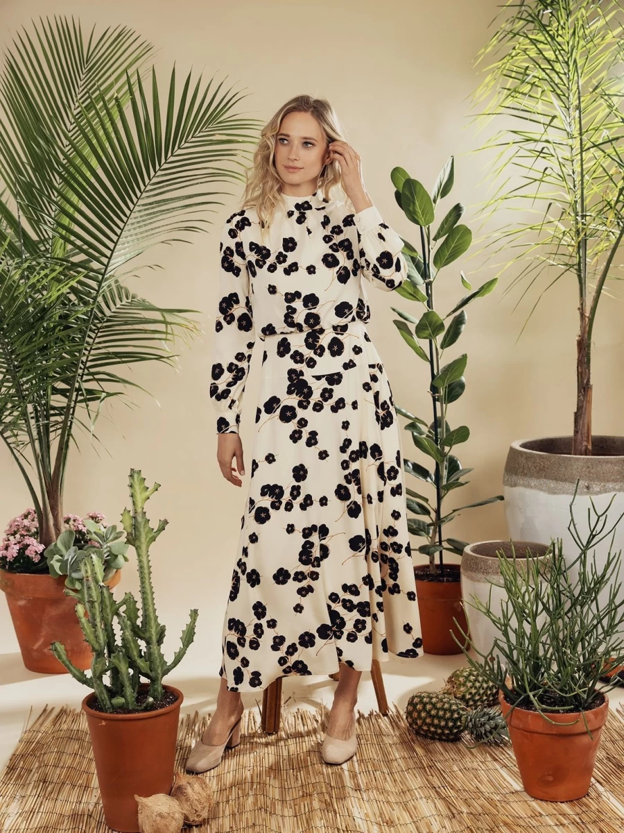 POSE Women's Cream & Black Floral Waisted Yolk Dress - Elegant Feminine Style