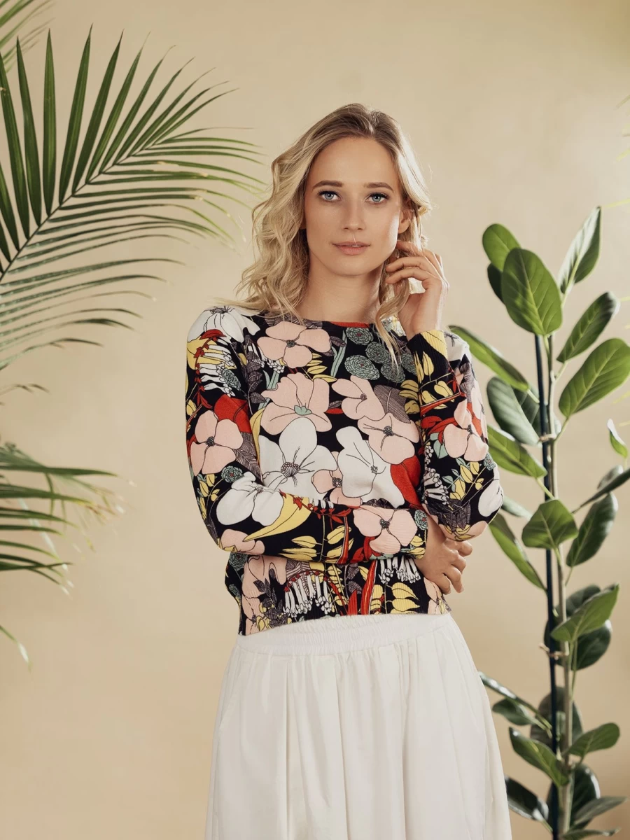 VAARA Women's Bold Floral Printed Sweater - Elegant Feminine Knitwear