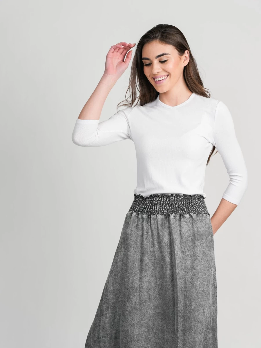 MELI Women's High V-Neck Ribbed Stretch T-Shirt in White - 3Q Fit